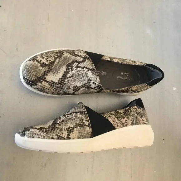 NWOT CLARKS Cushion Feel Ultimate Comfort Slip On Casual Snake skin Loafe SZ 8 - Picture 7 of 11